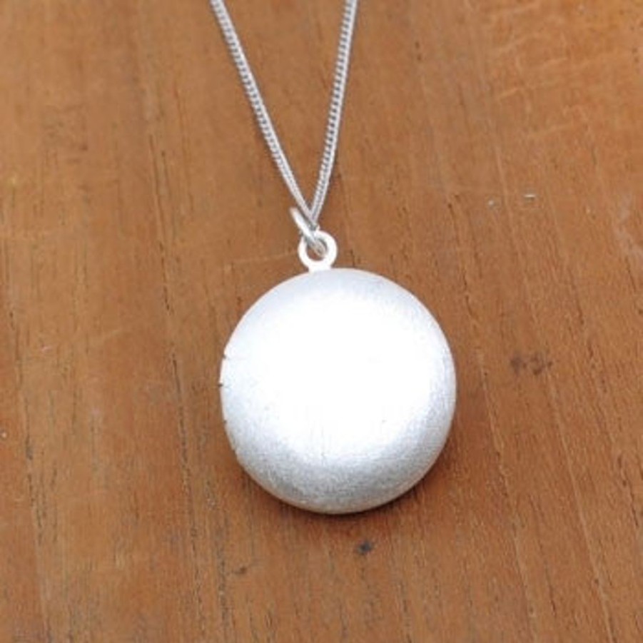 Women Pigeonhole Jewellery | Pigeonhole Round Silver Locket